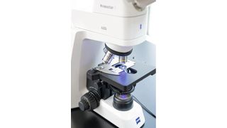 Abb.4: ZEISS Primostar 3 eignet sich besonders für Routineblutuntersuchungen. (Bild: Carl Zeiss)