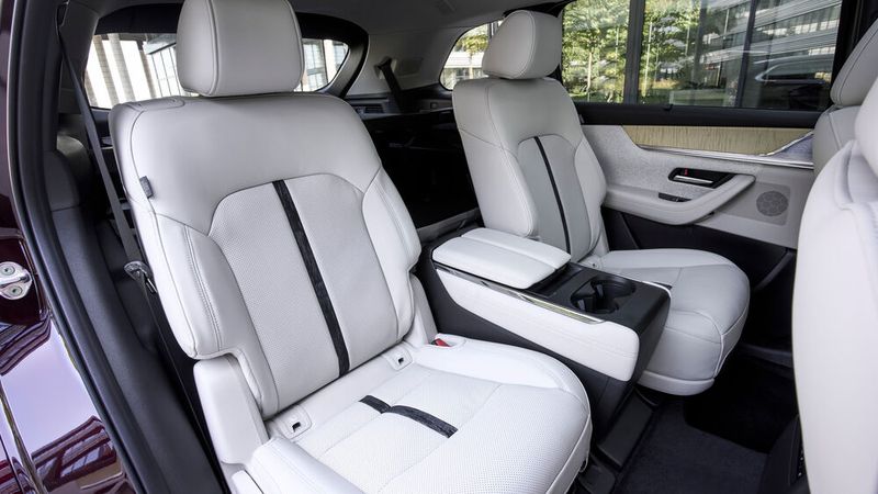 Als Sechssitzer bietet der CX-80 in der zweiten Sitzreihe noch mehr Reisekomfort. (Bild: Mazda)