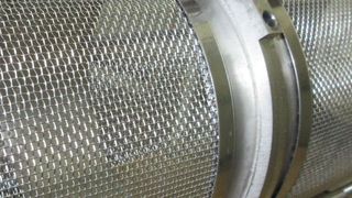 Siebzylinder mit Drahtgewebe und Ultraschalltechnologie (Bild: Dorstener Drahtwerke)