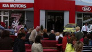 Die Levy-Gruppe feierte die Eröffnung eines neuen Kia-Autohauses in Wittenberg. (Foto: Levy-Gruppe)