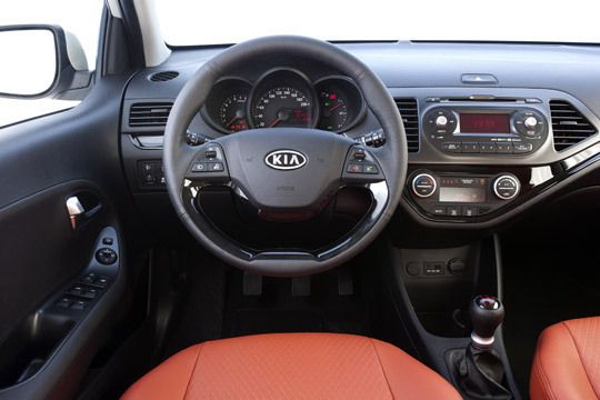 Die von Designchef Peter Schreyer als Markengesicht etablierte „Tigernase“ findet sich auch im Lenkrad wieder. (Archiv: Vogel Business Media)