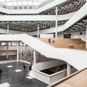 Erstmals arbeiteten im FIZ Nord jetzt alle Entwickler von Benzinmotoren und elektrischen Antrieben unter einem Dach.(Bild:  BMW)
