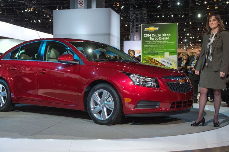 GM-Marketing-Direktorin Cristi Landy hat den Chevy Cruze „Clean Turbo Diesel“ in Chicago präsentiert. (Foto: General Motors)