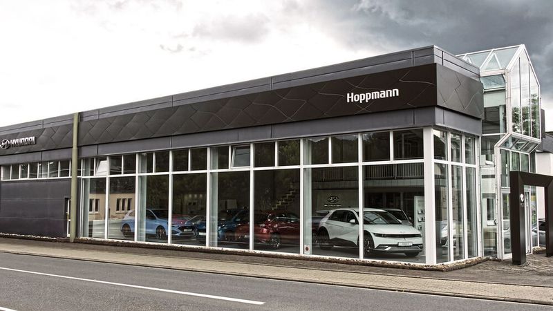 Der Filialbetrieb in Neunkirchen: Opel raus – Hyundai rein. Der Filialbetrieb in Neunkirchen: Opel raus – Hyundai rein.