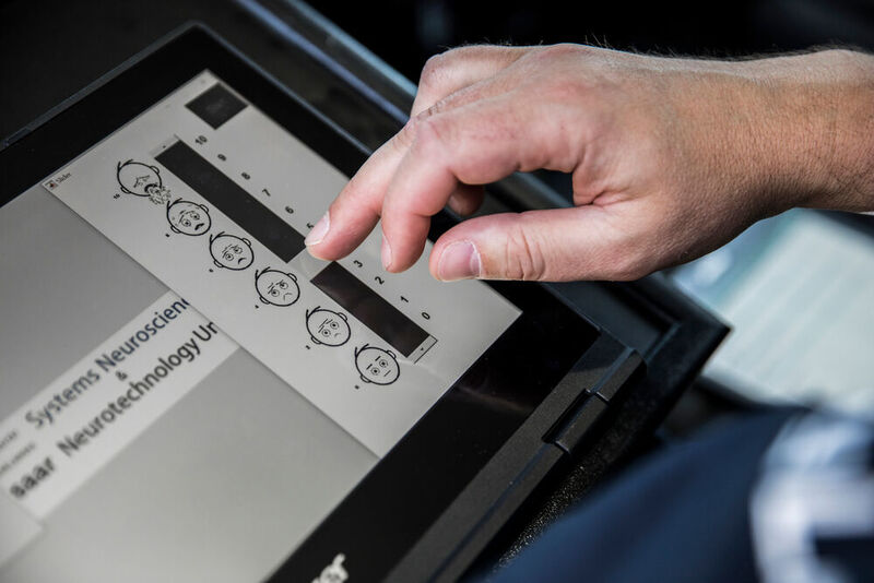 Alles gut? Während der Tests geben die Probanden Rückmeldung über ihren Zustand. (ZF Friedrichshafen)