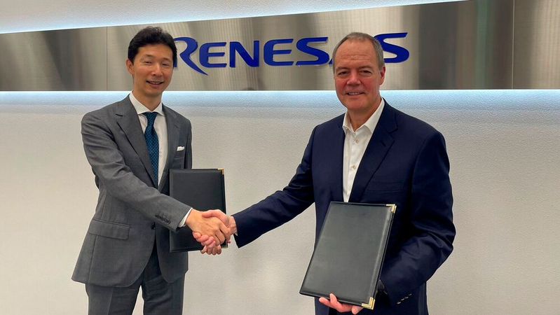 Renesas-CEO Hidetoshi Shibata (links) und Wolfspeed-CEO Greg Lowe haben ein 10-Jahres-Lieferabkommen für SiC-Wafer unterzeichnet. Renesas-CEO Hidetoshi Shibata (links) und Wolfspeed-CEO Greg Lowe haben ein 10-Jahres-Lieferabkommen für SiC-Wafer unterzeichnet.