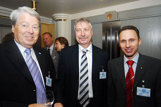 Ex-Präsident Axel Grüning (li.) und Jörg Behnke, Geschäftsführer des Landesverbandes Mecklenburg-Vorpommern (Mitte). (Archiv: Vogel Business Media)