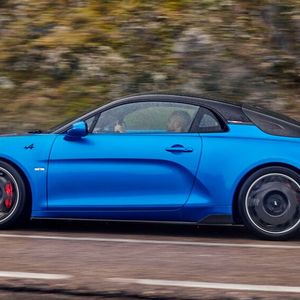 Wenn man denn will, macht der A110 R aus jeder Kurve eine Gerade.(Bild:  Alpine)