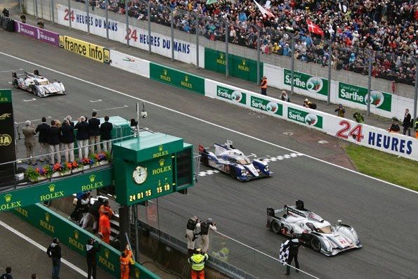 24-Stunden-Rennen Le Mans 2013: Audi R18 e-tron quattro #2 (Audi Sport Team Joest), Loïc Duval (F), Tom Kristensen (DK), Allan McNish (GB) (Bild: Audi)