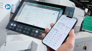 ‘Smart’ communication between the machine and the injection mould is made possible by the ‘aXw Control Moldlife Assist’, fully integrated into the Gestica control system. (Source: Arburg)
