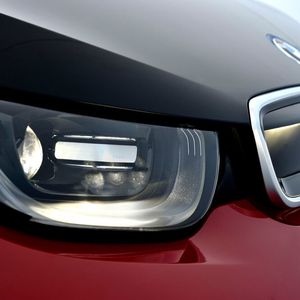 (BMW)