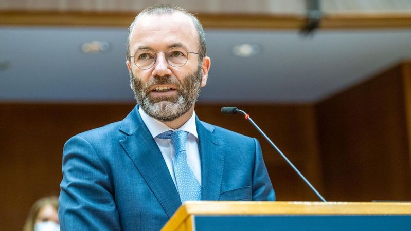 Manfred Weber, Vorsitzender der EVP-Fraktion, hat das Aus des Verbrenner-Aus angekündigt.(Bild:  EVP-Fraktion)