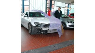 Muss für die Unfallschadenreparatur der Scheinwerfer ersetzt werden, so wollen Versicherer dieses Teil oft haben. (Wenz)