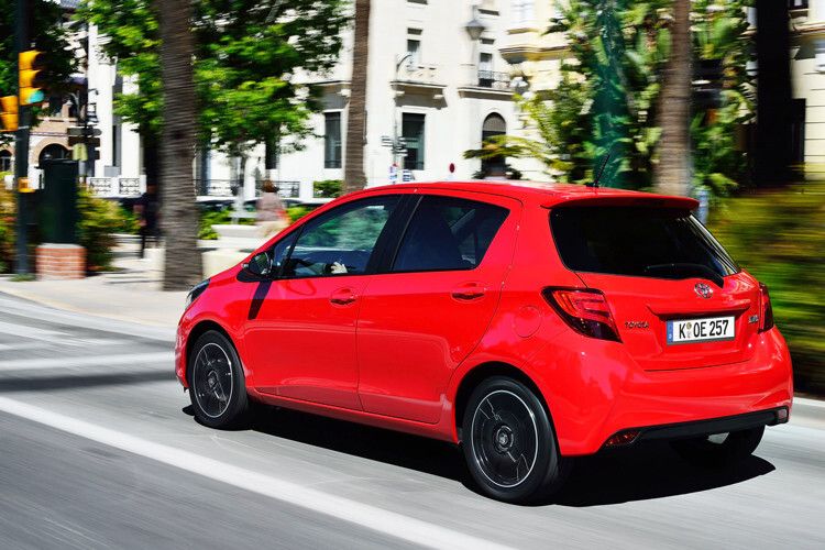 ...1,0-Liter-Benziner (51 kW/69 PS), 1,3-Liter-Benziner (73 kW/99 PS), 1,4-Liter-Diesel (66 kW/90 PS) sowie ein überarbeiteter 1,5-Liter-Hybridmotor (74 kW/100 PS). (Foto: Toyota)