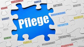 In wenigen Berufsfeldern macht sich der Fachkräftemangel derart bemerkbar wie in der Pflege. Überbordende Bürokratie und Personalplanungskonzepte aus dem letzten Jahrtausend intensivieren das Problem. (© Coloures-Pic - stock.adobe.com)