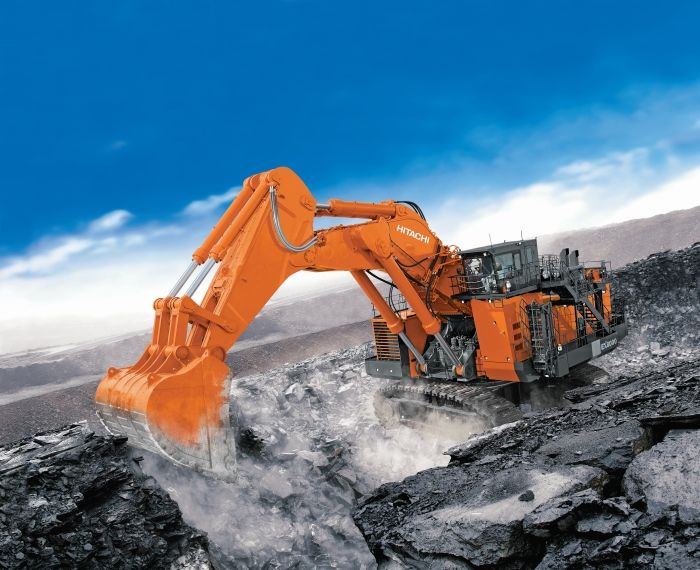 Der EX 8000-6 ist Hitachis schwerster Bagger. Mit seinen 19 Metern und 837 Tonnen liegt er auf Platz 6. In den Tank des japanischen Monstrums passen ganze 14.900 Liter Benzin.   Weitere Informationen erhalten Sie auch auf der Seite Maschinensucher. (Bild:  Hitachi,  CC BY-SA 3.0;  http://presse.maschinensucher.de/images/mf-ex8000-6-005-rrd-781925) (Bild: Hitachi)