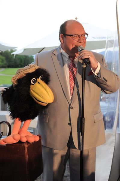 Bauchredner Kay Scheffel brachte die Gäste zum Lachen. (Archiv: Vogel Business Media)