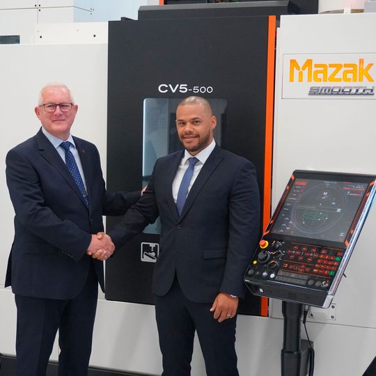 Tony Creamer (left) welcomes Mazak’s new Sales Engineer, Steve Livett, to the company. Tony Creamer (left) welcomes Mazak’s new Sales Engineer, Steve Livett, to the company.