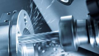 Mit 49,5 mm Durchmesser und 23 mm Höhe findet diese LED-Leuchte überall im Maschinenraum Platz – bevorzugt als Punktlicht nahe dem Bearbeitungsbereich. Bild: Herbert Waldmann (Archiv: Vogel Business Media)