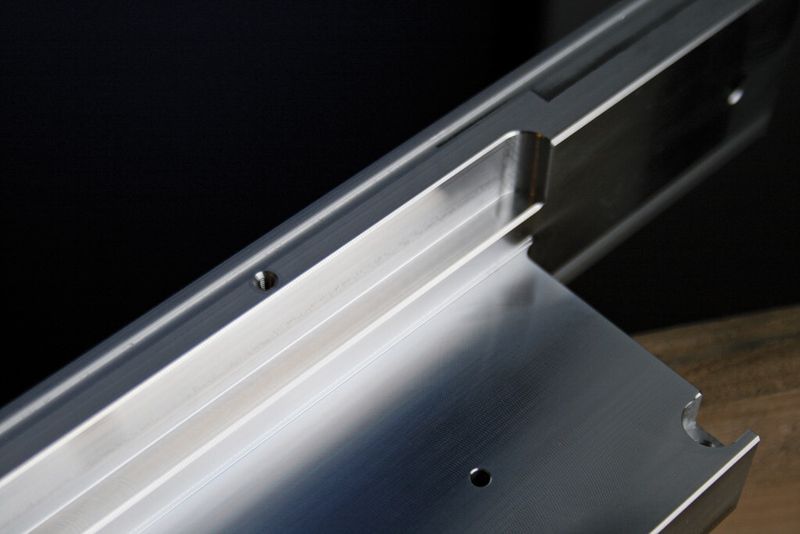 Bild 2: Die HA-BE Gehäusebau hat sich auf die kundenspezifische Fertigung von Blechteilen, Baugruppen und mechanischen Systemen spezialisiert. (Bild: Hahn+Kolb/HA-BE Gehäusebau)