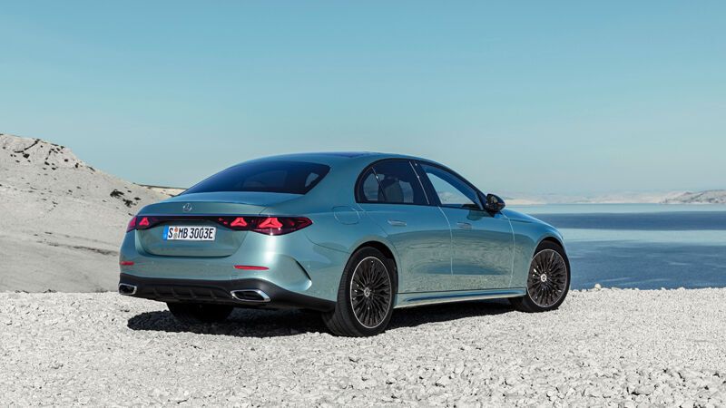Der E-Klasse bleibt der klassisch-konservativen Designsprache treu. (Bild: Mercedes-Benz)