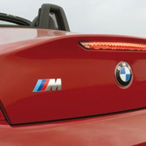 Ohne Extras kostet der neue BMW 57.900 Euro. Im Sommer soll eine 2.000 Euro günstigere Coupéversion folgen.