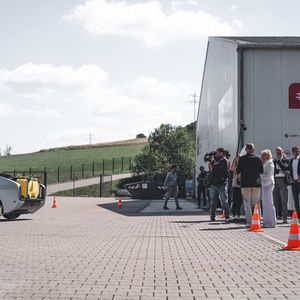 Die Antriebseinheit kann unterschiedliche Module andocken. Im Bild ist nur die Antriebseinheit zu sehen.(Bild:  EDAG)