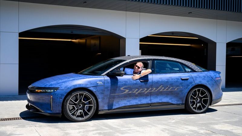 Der Air Sapphire sprintet in 2,0 Sekunden auf 100 km/h, in 13 Sekunden steht die 300 auf dem Tacho. (Bild: Lucid)