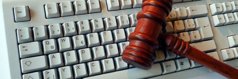 IT-Sicherheit per Gesetz ist hochgradig wichtig, kommt jedoch mit speziellen Problemstellungen daher.(Bild:  gemeinfrei /  Pixabay)