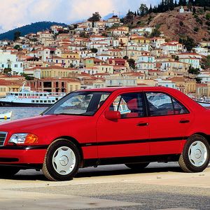 Die erste C-Klasse von Mercedes-Benz wird zum anerkannten Oldtimer.(Bild:  © Mercedes-Benz AG)