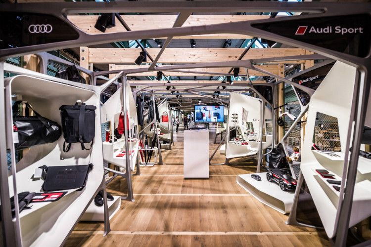Kunden können dort Artikel aus Audis Sport-Kollektion kaufen. (Foto: Audi)