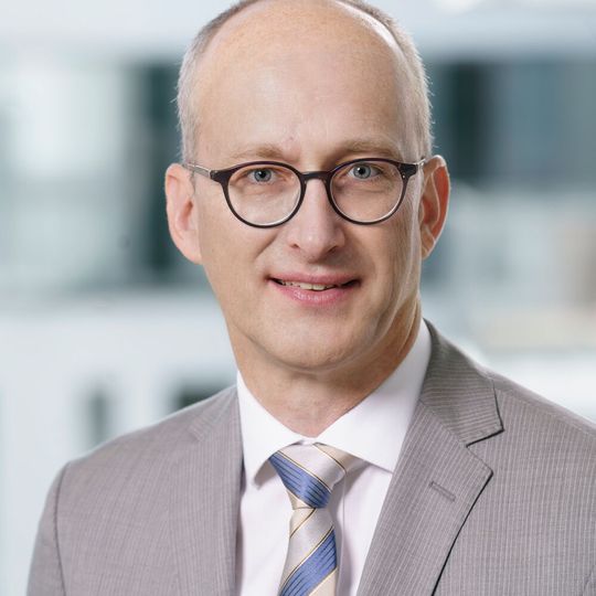 „Die Initiative geht auf die Probleme bei der Umsetzung der MDR ein. Doch die Zeit zerrinnt uns zwischen den Fingern“, erklärt Dr. Martin Leonhard, Medizintechnik-Vorsitzender bei Spectaris. „Die Initiative geht auf die Probleme bei der Umsetzung der MDR ein. Doch die Zeit zerrinnt uns zwischen den Fingern“, erklärt Dr. Martin Leonhard, Medizintechnik-Vorsitzender bei Spectaris.