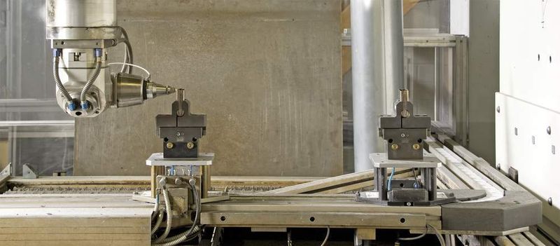 Auf der Trumpf-3D-Laserschneidanlage werden Abdeckungen für Befestigungselemente von Badetuchhaltern gefertigt.   Bilder: Pfau (Archiv: Vogel Business Media)