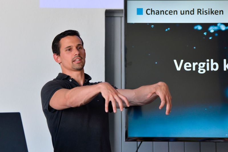 Clemens Launer vom Sensorikspazialisten inDTact skizzierte die Chancen und Risiken einer Zusammenarbeit von 