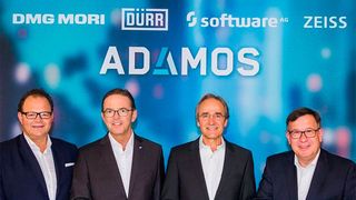 Die Vorstandsvorsitzenden (v.l.) Christian Thönes von DMG Mori, Ralf W. Dieter von Dürr, Karl-Heinz Streibich von der Software AG und Thomas Spitzenpfeil von der Carl Zeiss AG, unterzeichnen den Adamos-Vertrag. (Dürr)