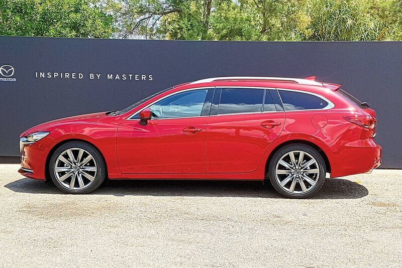 Unverändert geblieben ist die Seitenpartie. Neu ist die Sonderfarbe Magmarot Metallic. (Mauritz/»kfz-betrieb«)