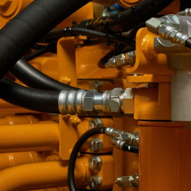 There are various ways to design hydraulic applications to save space and energy. (Symbolic image) (Source: Denys Yelmanov – stock.adobe.com)