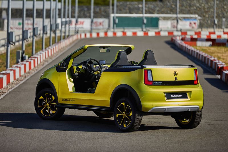 Für den Element waren zahlreiche Karosseriebauteile von Hand zu fertigen. (Skoda)