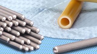 Eine Reihe von PTFE beschichteten Formdornen für das Schmelzschweißen und Spitzenpolieren von Kathetern, welche die ID-Güte und Fertigungsgeschwindigkeit optimieren, sind von Applied Plastics Co., Inc. in Norwood, Massachusetts, USA erhältlich. (Bild: Applied Plastics)