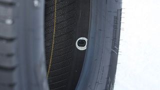 Cyber Fleet ist die neueste Innovation von Pirelli, die per elektronischem Sensor den korrekten Reifendruck sicherstellt. (Bild: Pirelli)