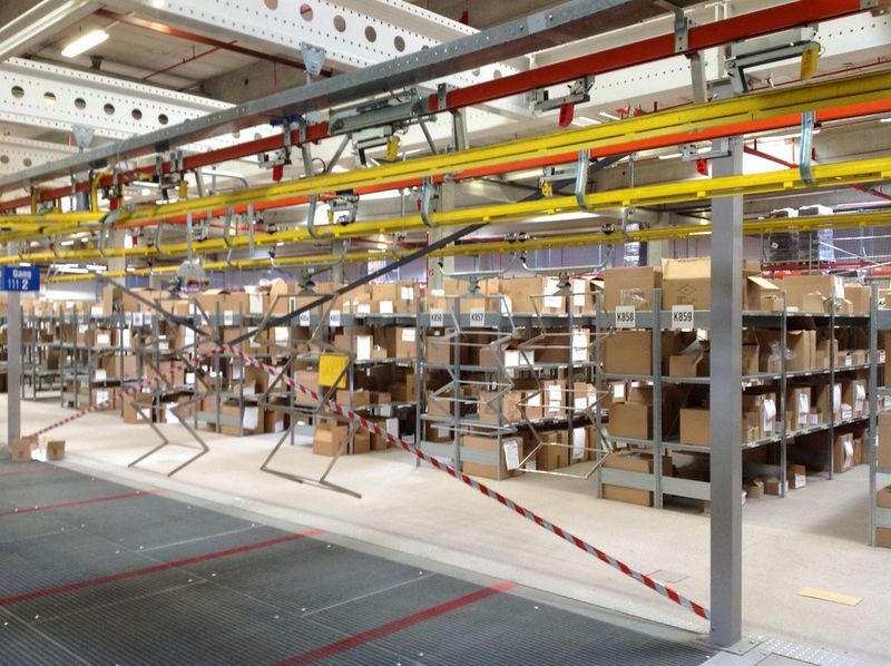 Fünf verschiedene Lagerbereiche umfasst das Logistikzentrum. Dazu zählt auch der Fachbodenbereich. (Bild: KDL)