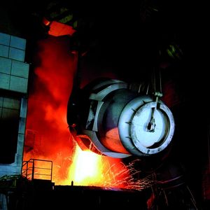 Nach wie vor ein Exportschlager: Deutscher Stahl und Produkte wie dieser Elektroofen sind im Ausland gefragt – hier im Edelstahlwerk Baosteel Nr. 1 in Shanghai. Bild: SMS-Group