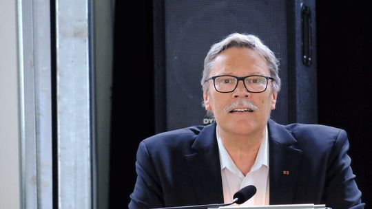 Claus Kapelke geht nach 34 Jahren als Geschäftsführer der Innung Frankfurt/Main und Main-Taunus-Kreis in den Ruhestand.(Bild:  Zietz - VCG)