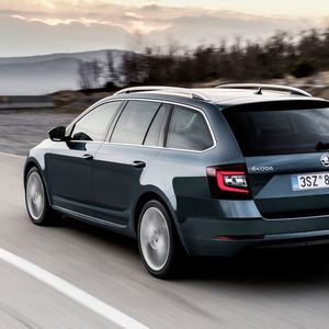 (Skoda)