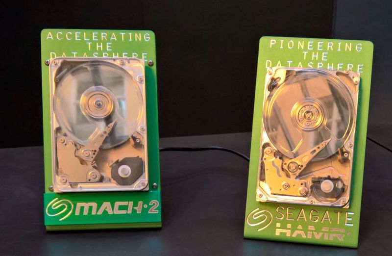 MACH.2 und HAMR, die neuen Festplattentypen von Seagate. (Rüdiger)