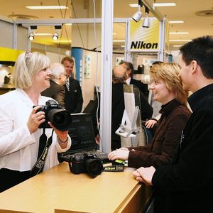 Immer mehr Verbraucher wollen wieder kompetent beraten werden und kommen zum Fachhandel.