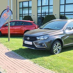 Spätenstens der Vesta Kombi will im B-Segment im deutschen Markt punkten.(Bild:  Grimm / »kfz-betrieb«)