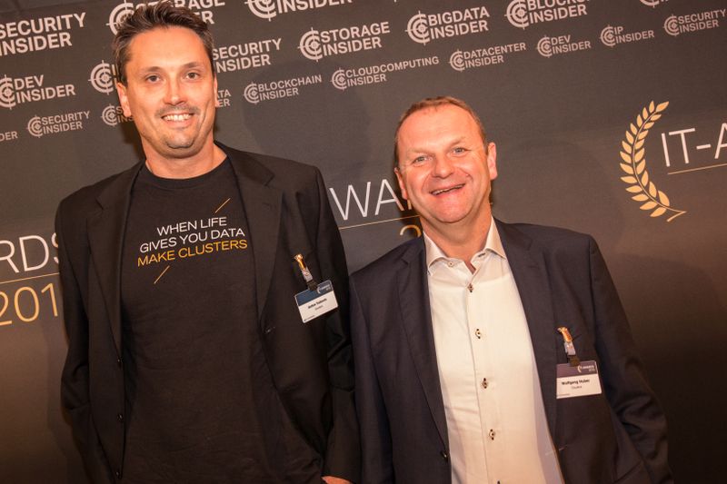 Anton Vukovic (links) und Wolfgang Huber stehen für beide Cloudera auf dem roten Teppich. (artful rooms / Vogel IT-Medien GmbH)