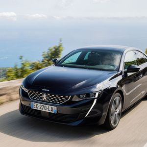 (Peugeot)