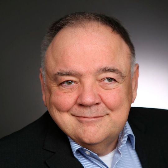 Mit Robert Kraus verliert die Halbleiterbranche nicht nur einen großartigen Fachmann und Visionär, sondern auch einen wundervollen Menschen. Mit Robert Kraus verliert die Halbleiterbranche nicht nur einen großartigen Fachmann und Visionär, sondern auch einen wundervollen Menschen.